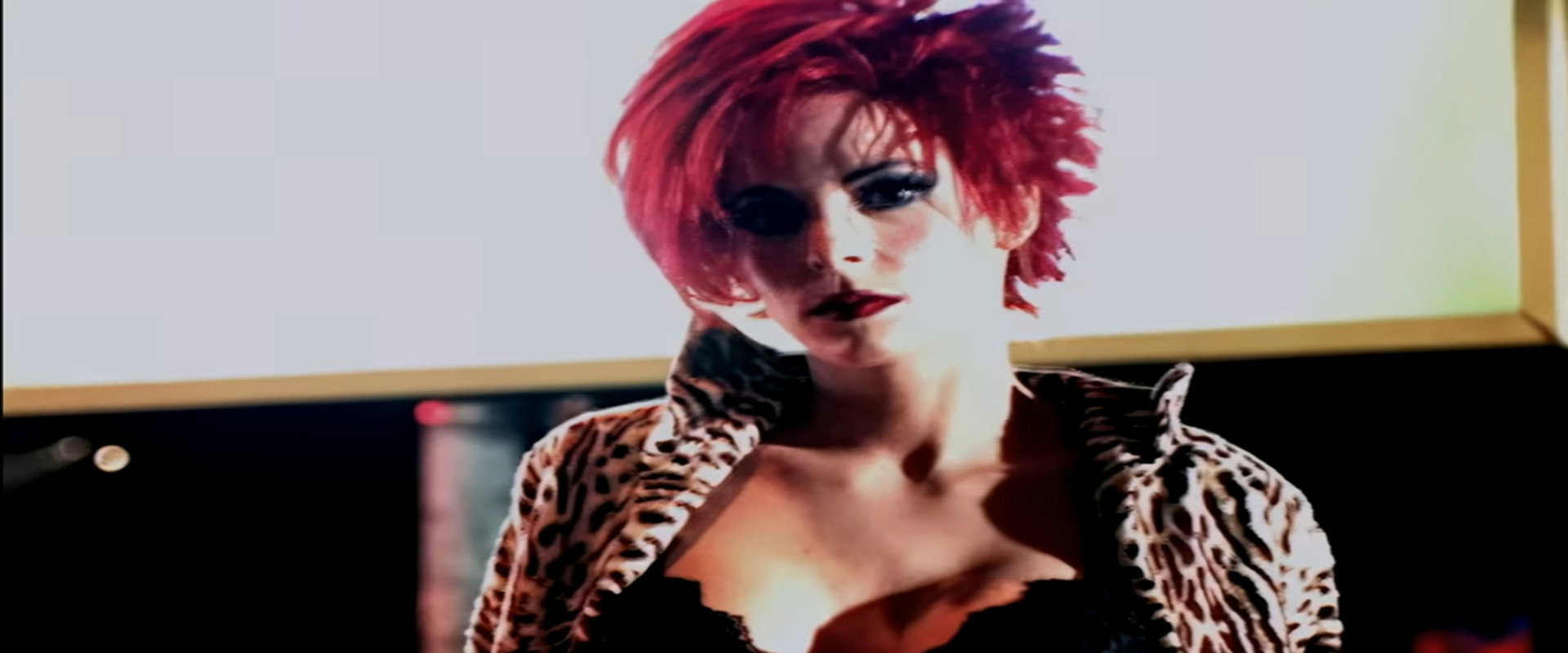 Mylène Farmer: California backdrop