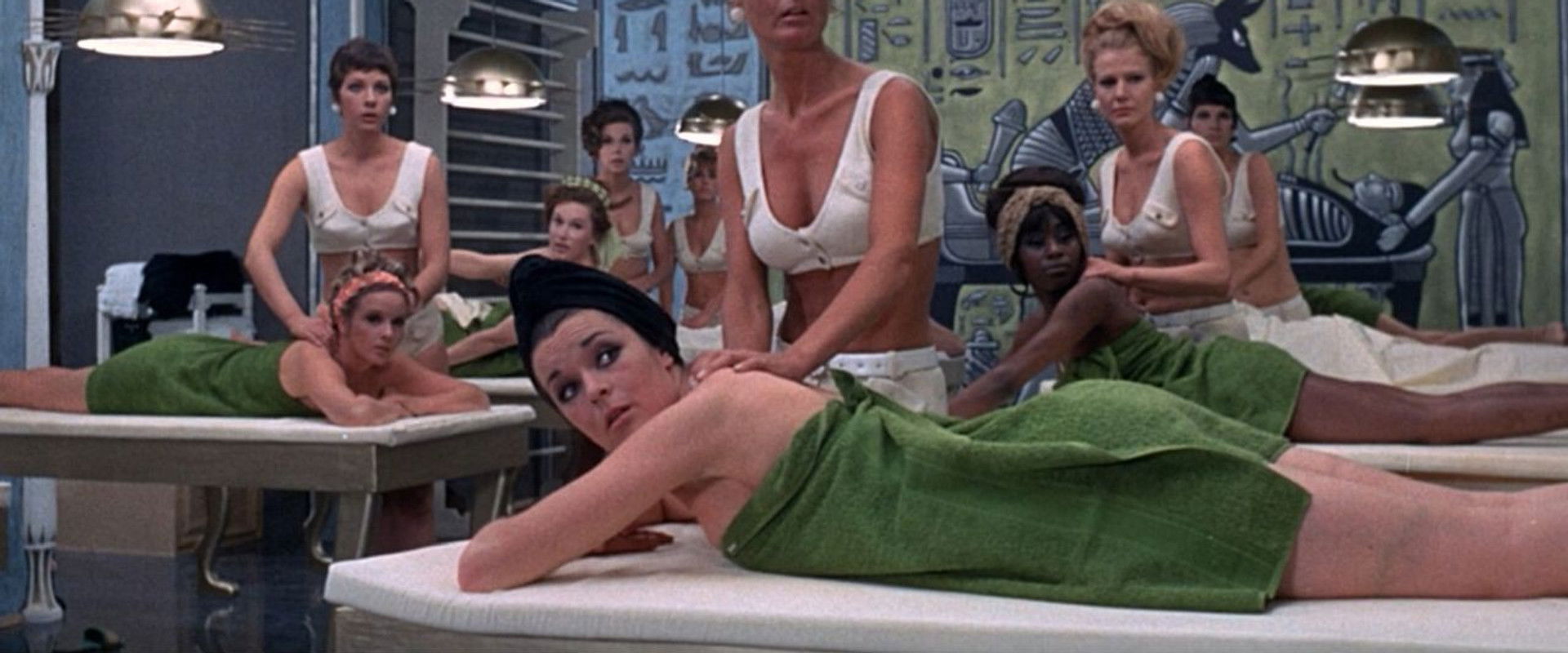 Pussycat, Pussycat, I Love You backdrop