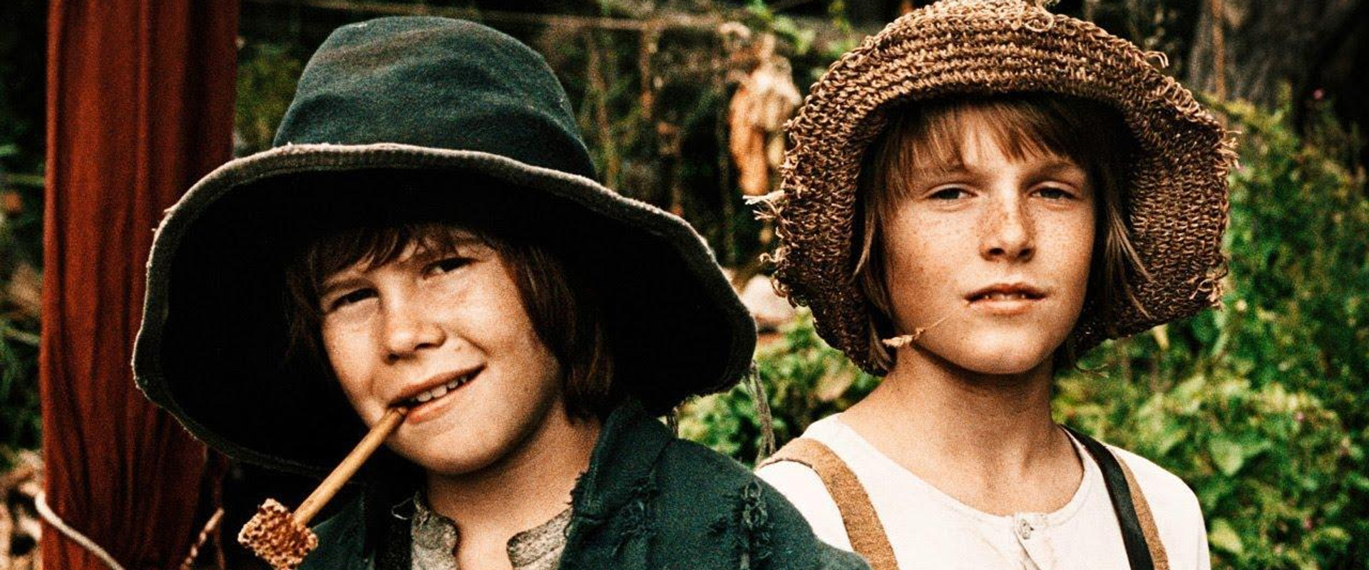 Tom Sawyer & Huckleberry Finn backdrop