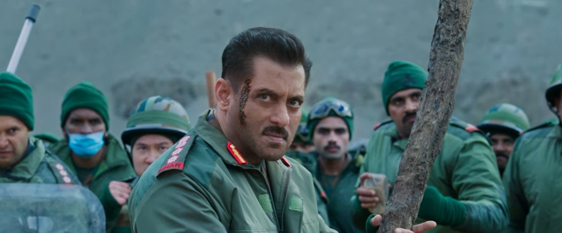 Maatrubhumi backdrop