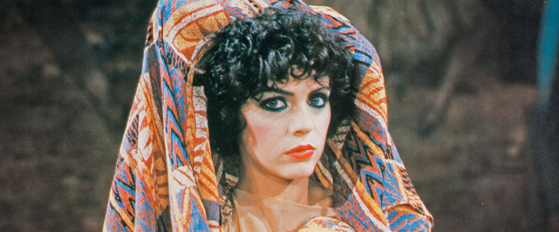 Eternamente Pagu backdrop