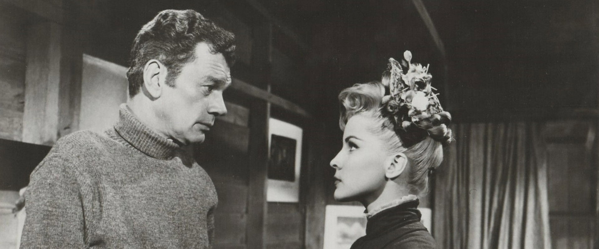 From the Earth to the Moon backdrop