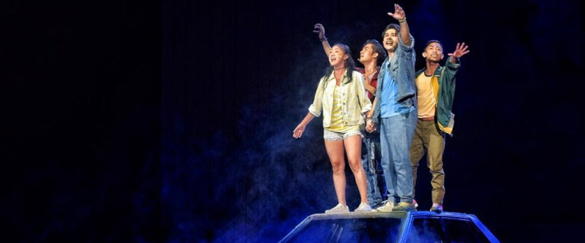 Ang Huling El Bimbo backdrop