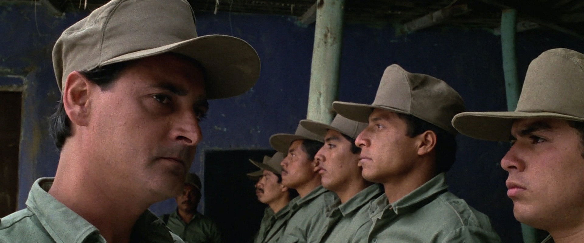 La boca del lobo backdrop