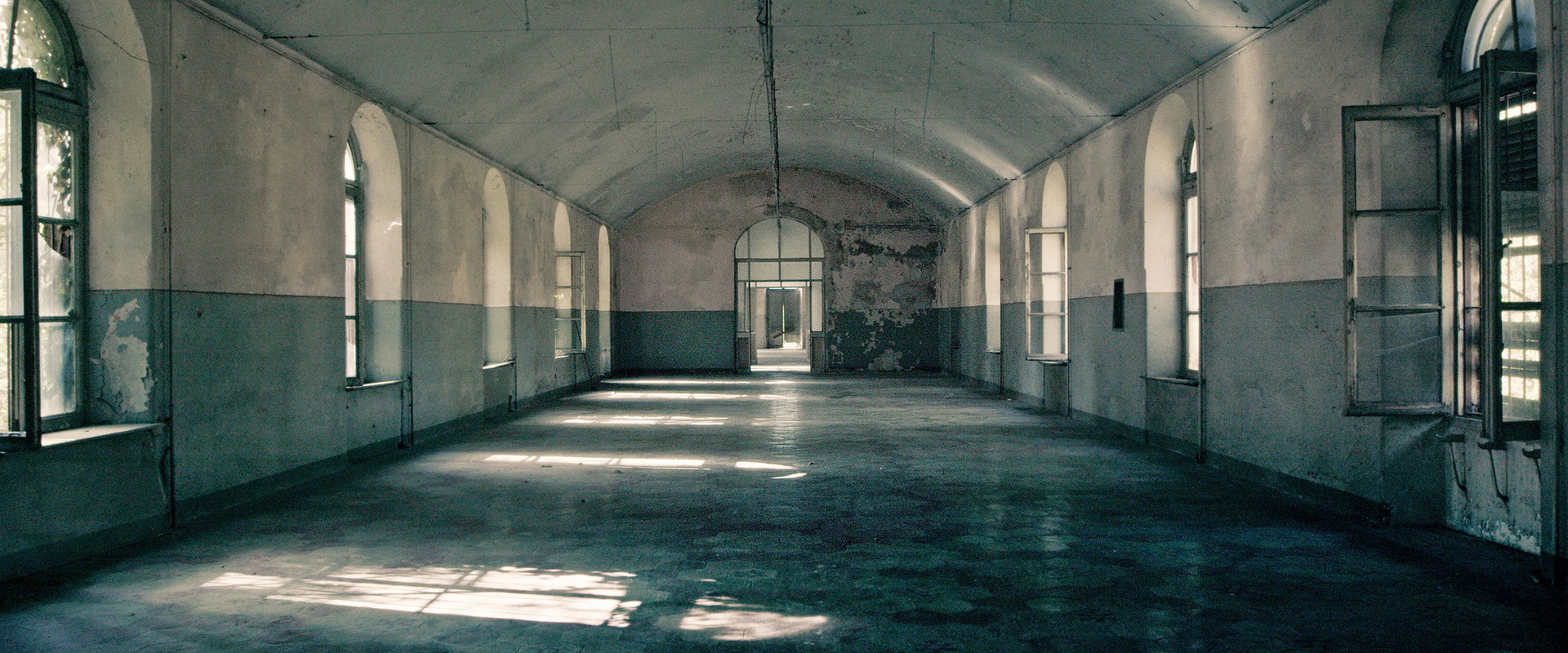 Lydia – Aufzeichnungen aus dem Irrenhaus backdrop