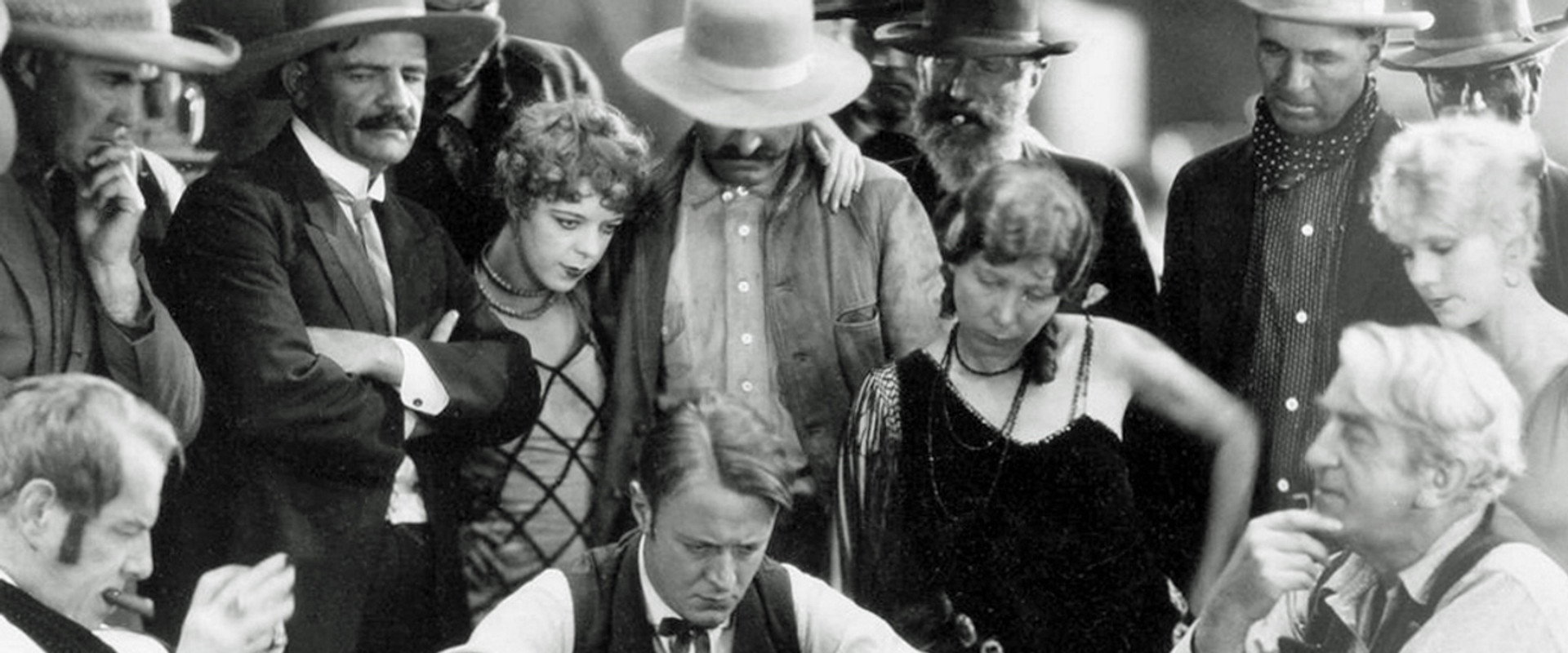 Under the Tonto Rim backdrop
