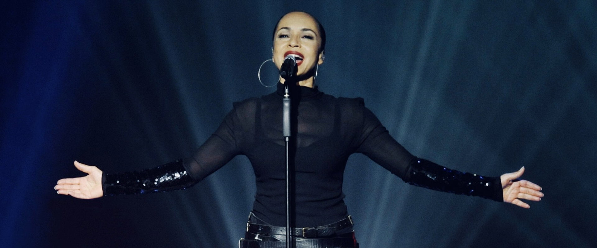 Sade : Bring Me Home backdrop