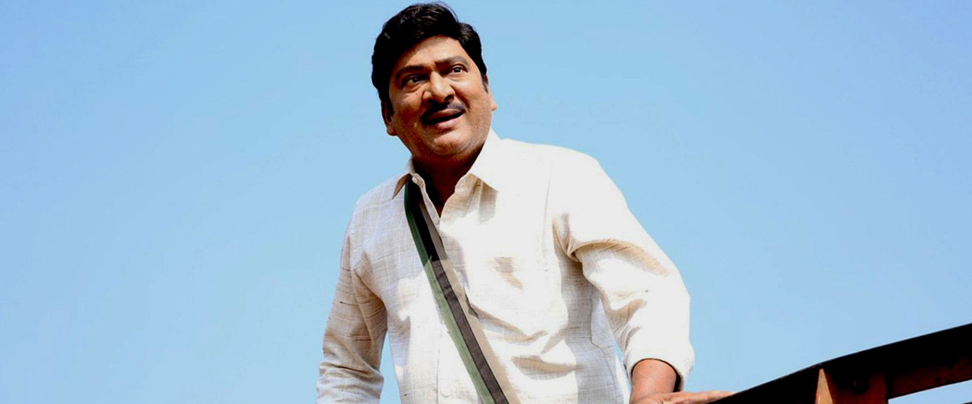 Anukoni Prayanam backdrop