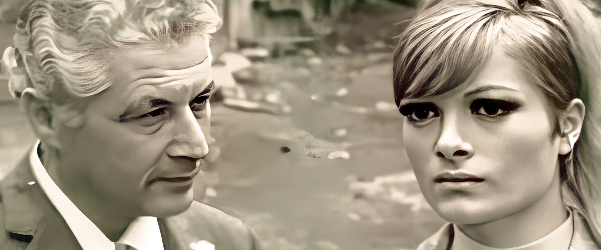 Düşman Aşıklar backdrop