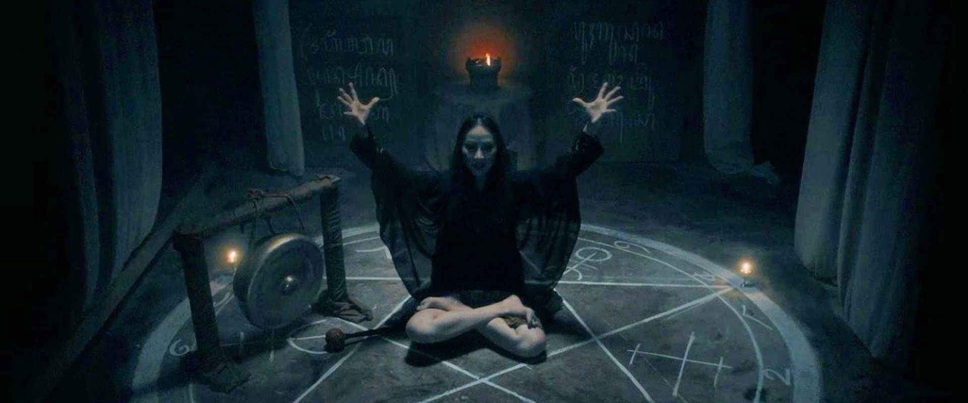 Desa Mati The Movie backdrop