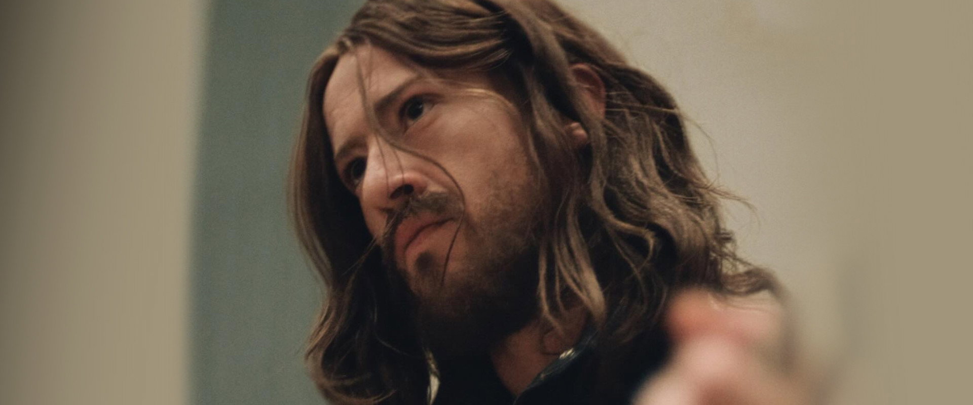 The Beatles: George backdrop