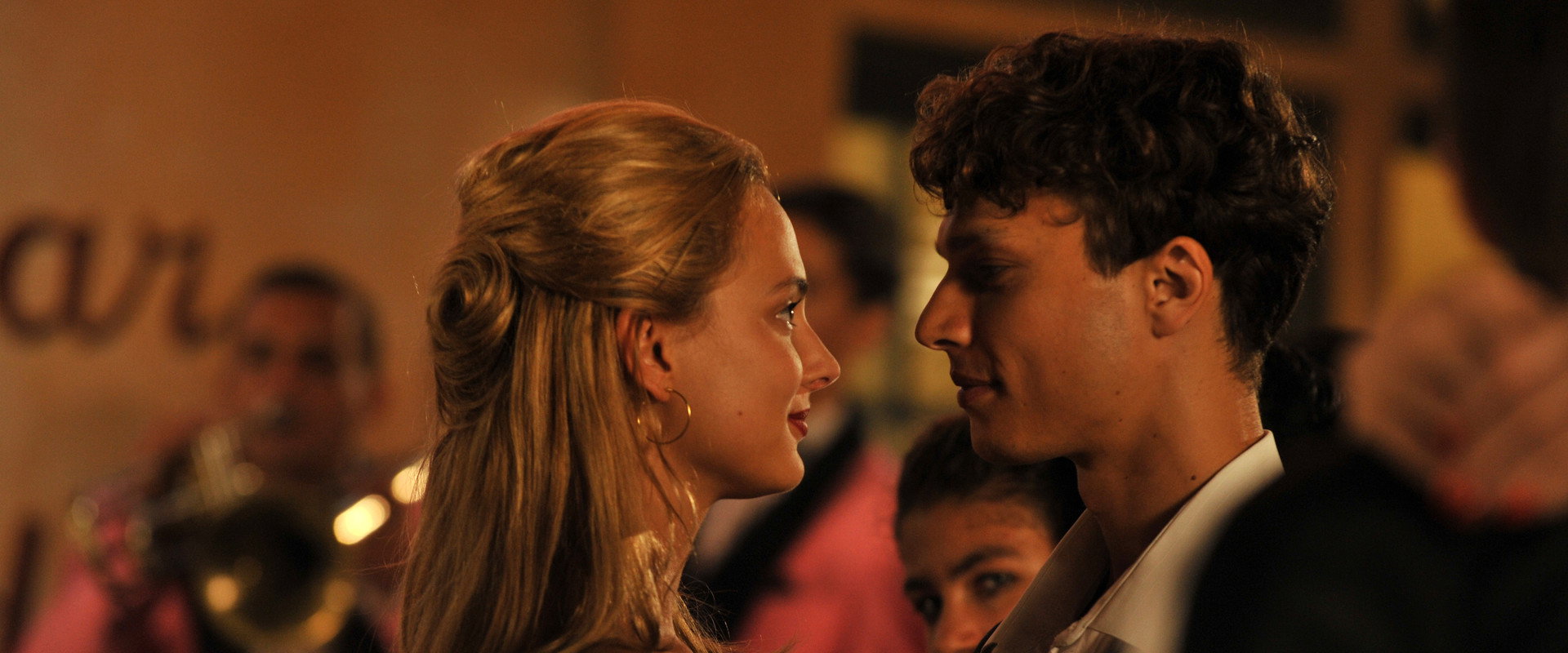 What the Day Owes the Night backdrop