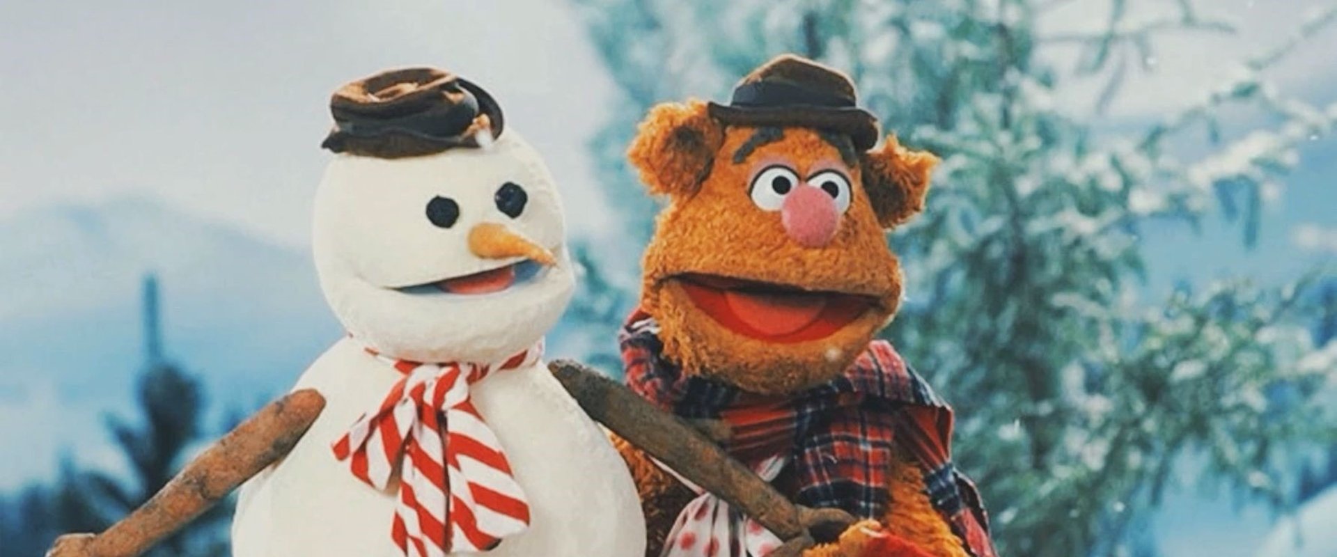 A Muppet Family Christmas backdrop