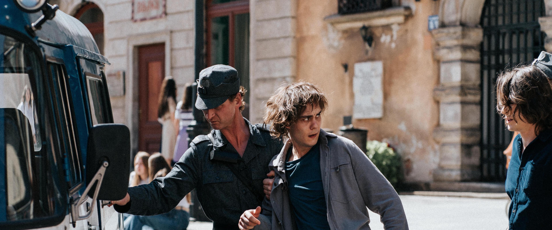 Leave No Traces backdrop