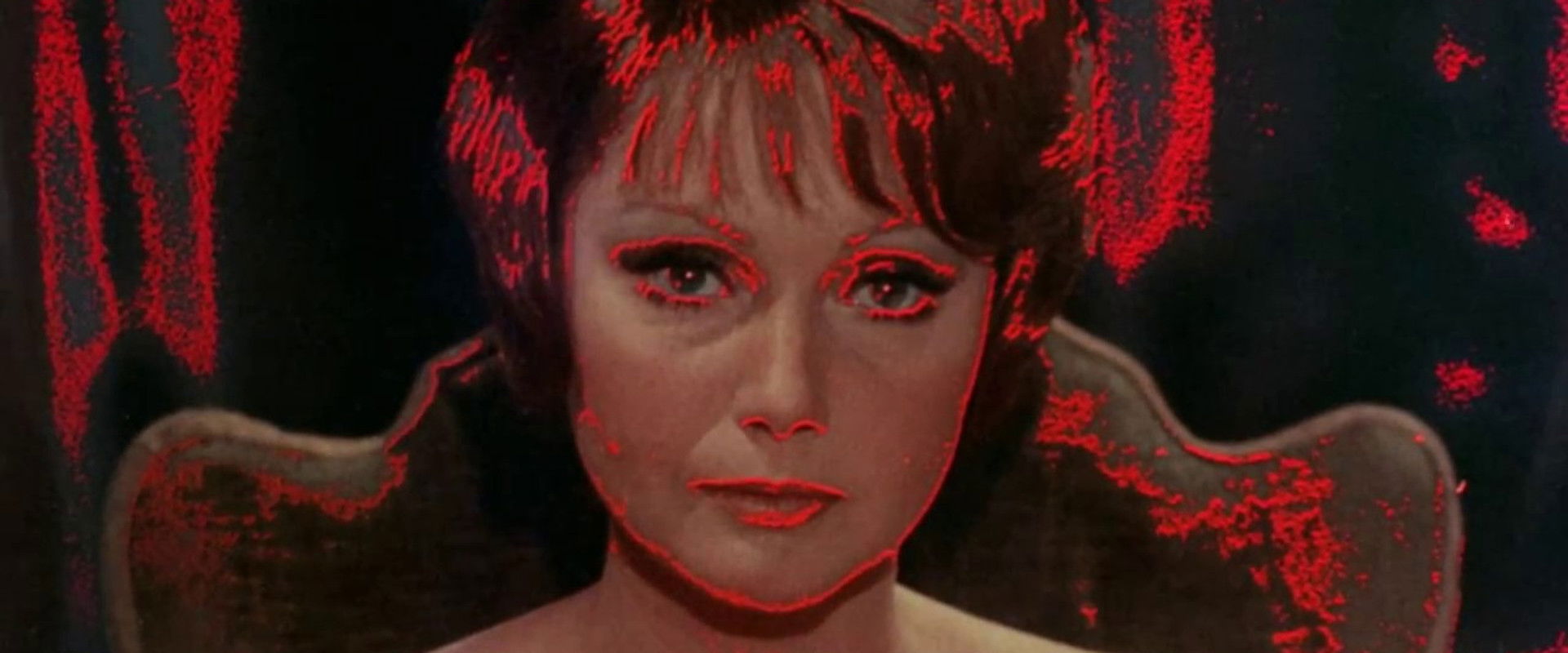 Lisa and the Devil backdrop