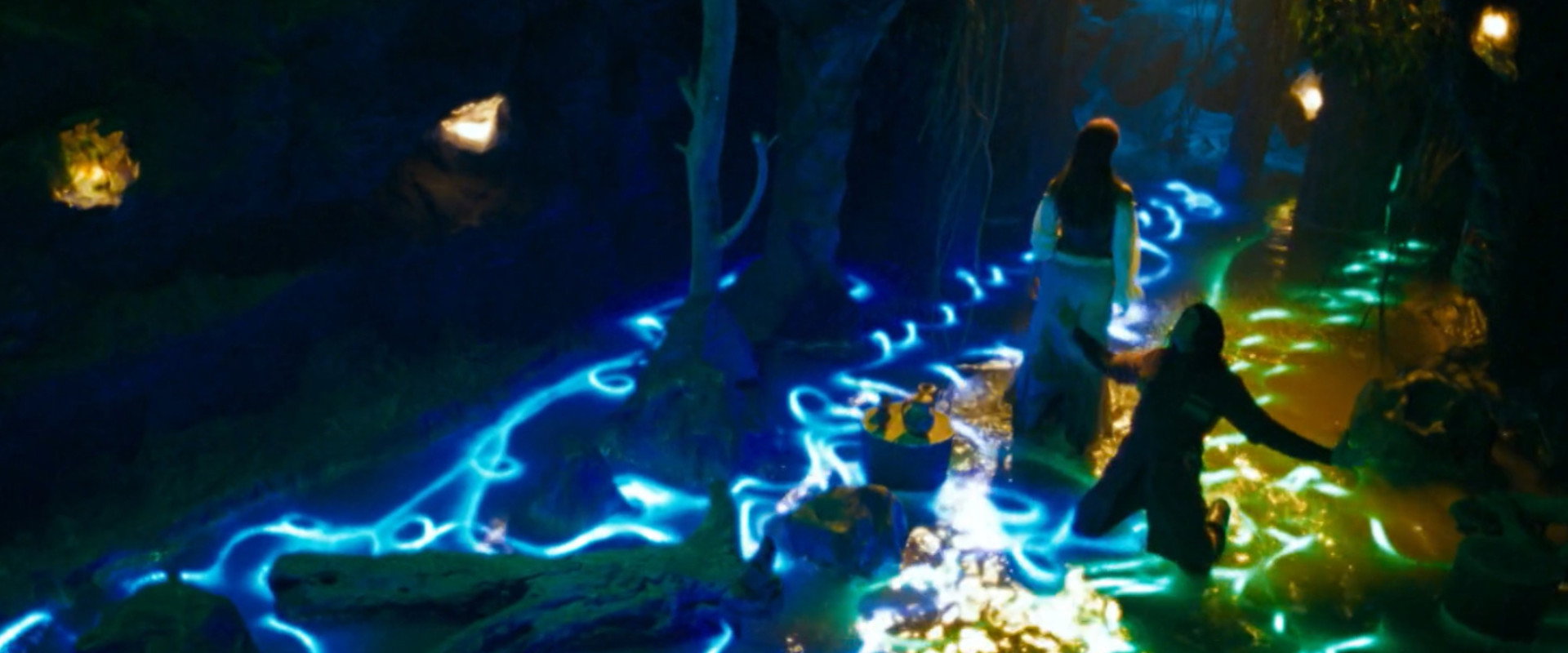 Irandam Ulagam backdrop