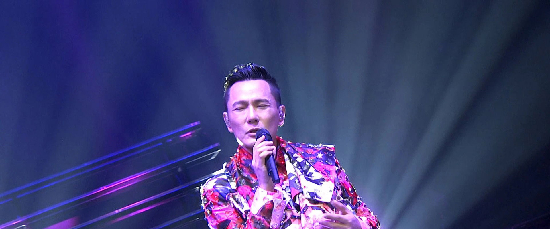 张信哲还爱光年世界巡回演唱会 backdrop
