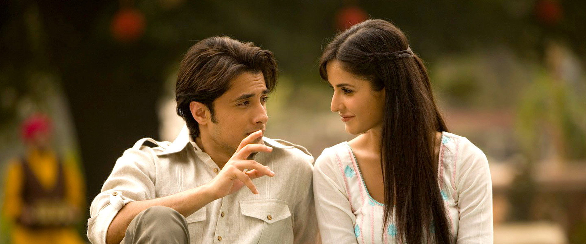 Mere Brother Ki Dulhan backdrop