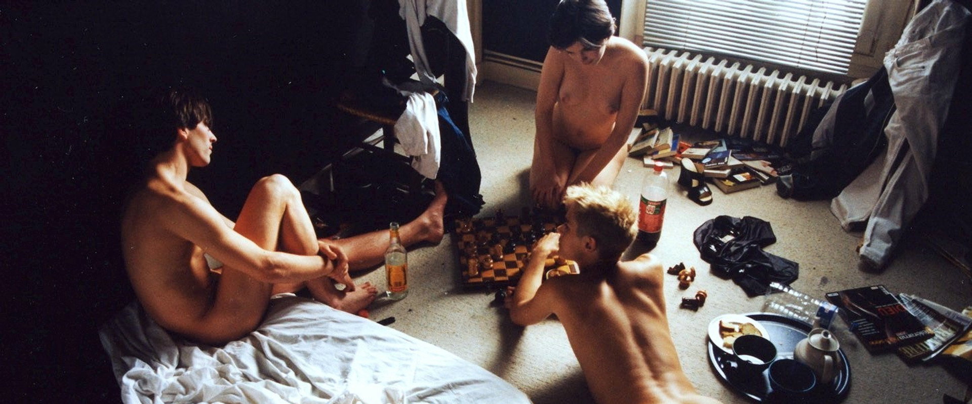 To the Extreme backdrop