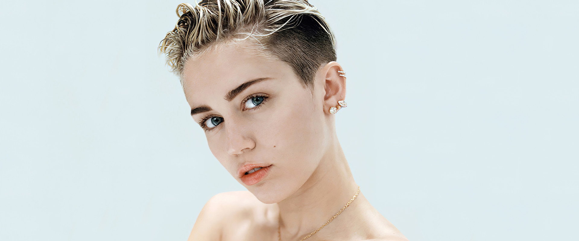 Miley: The Movement backdrop