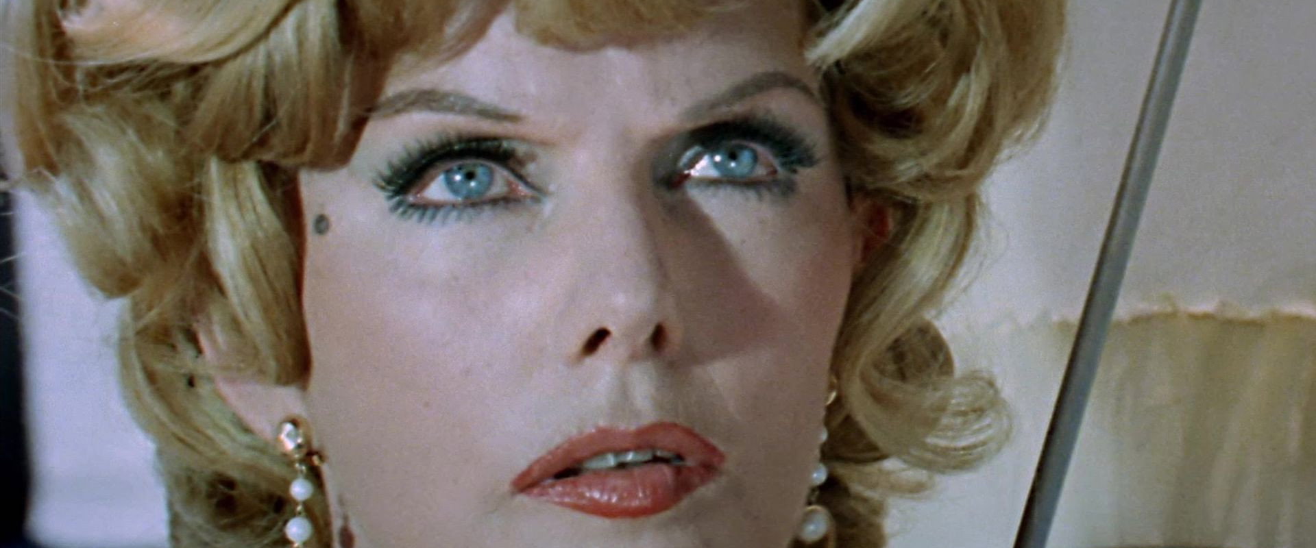 Dead Men Don't Count backdrop