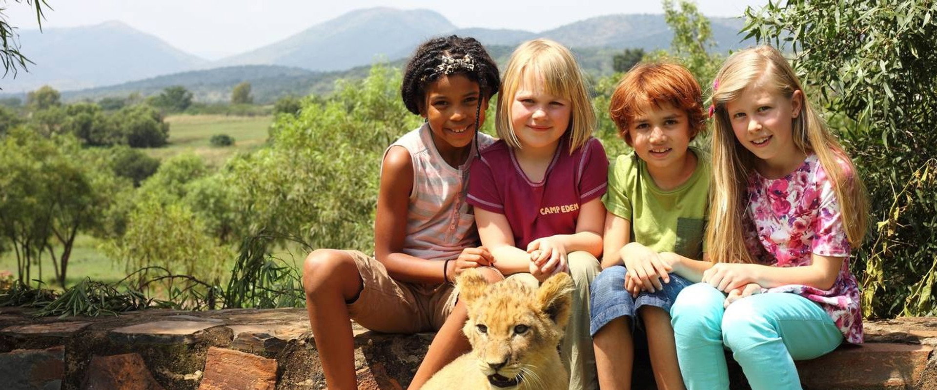 Casper and Emma on Safari backdrop