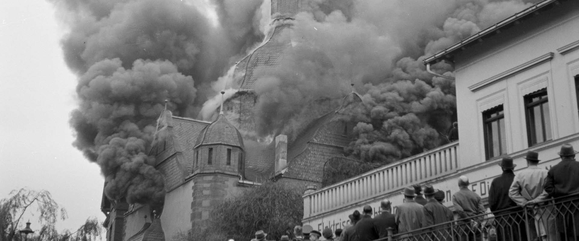 Kristallnacht, the November pogroms backdrop