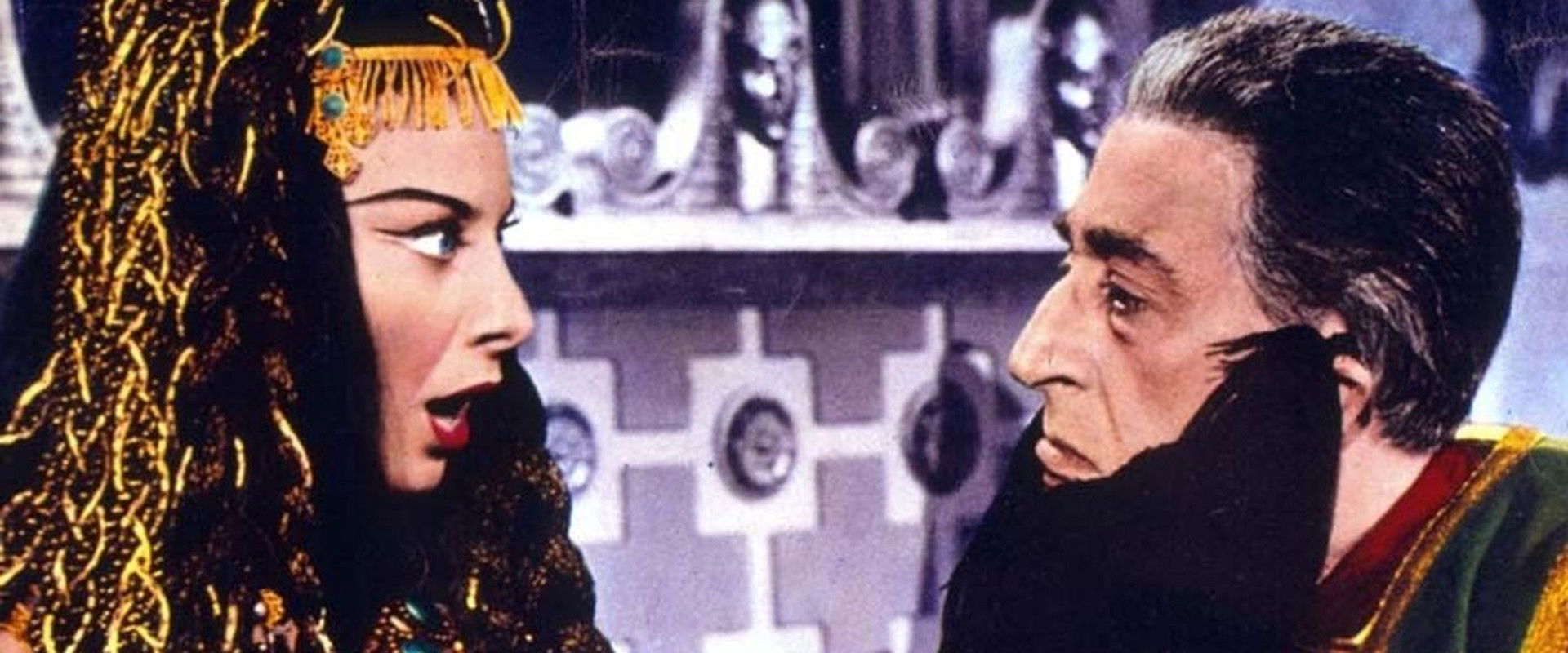 Toto and Cleopatra backdrop