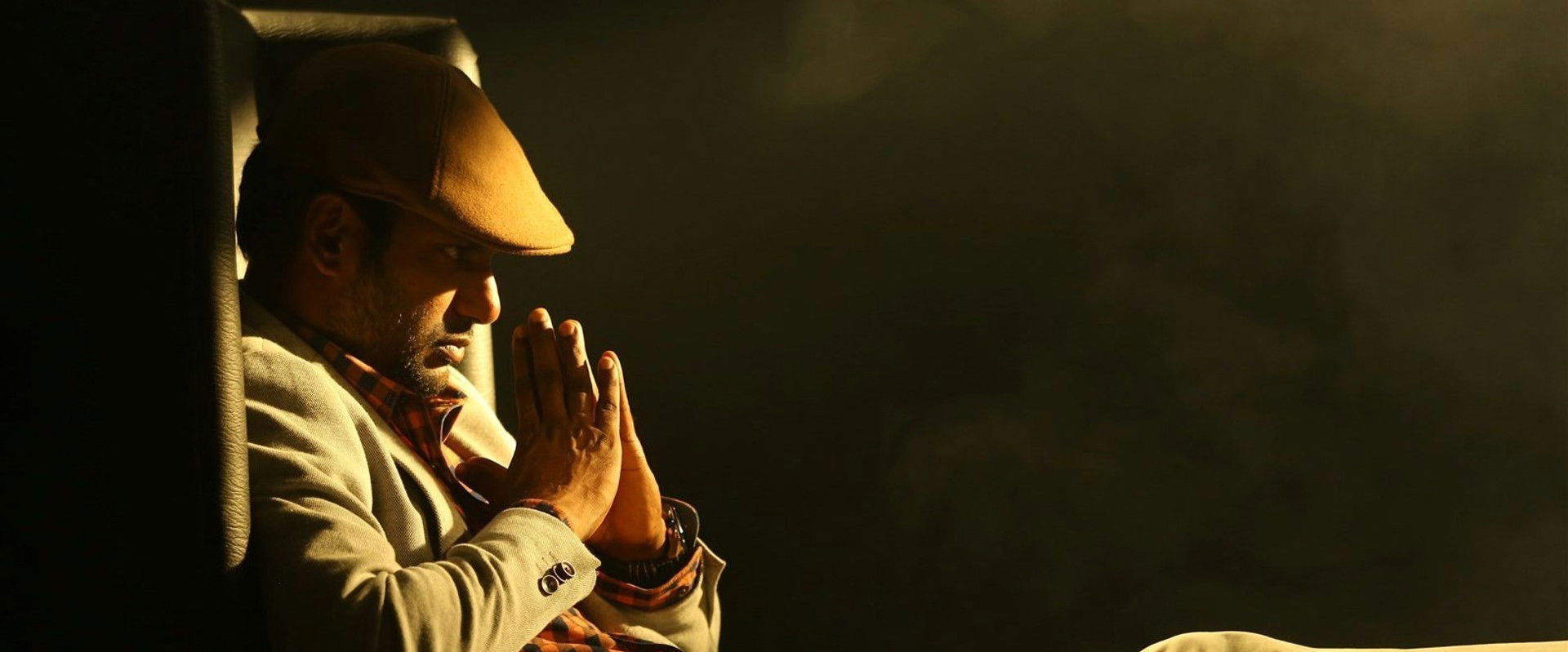 Thupparivaalan backdrop