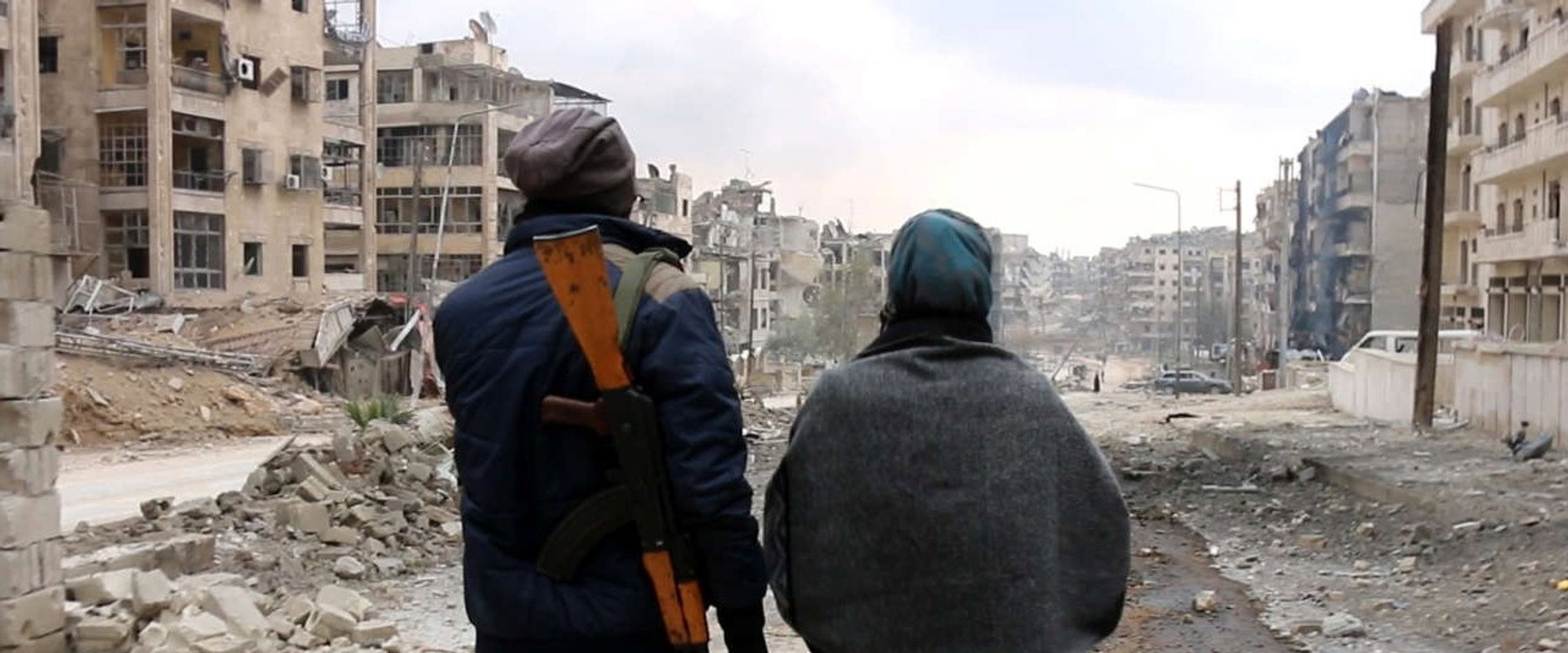 Syrie, des femmes dans la guerre backdrop