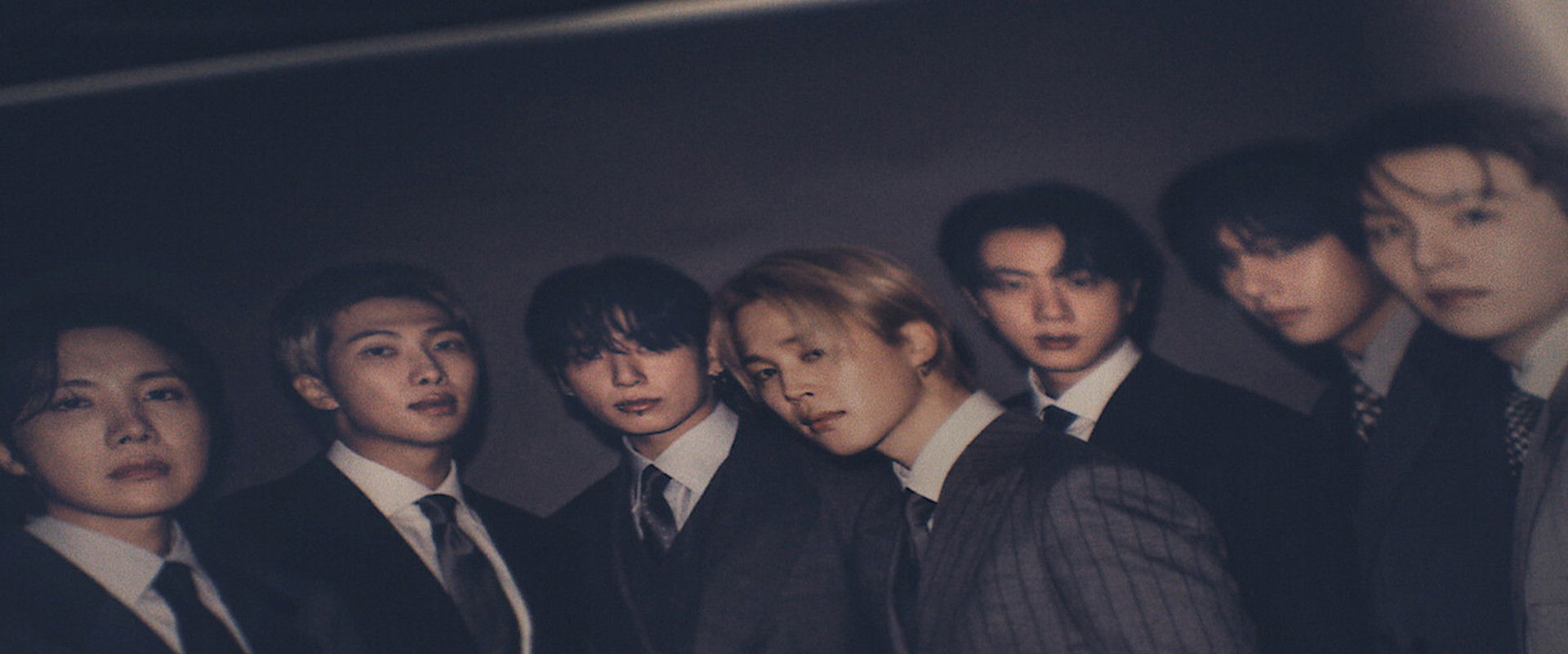 BTS: THE RETURN backdrop