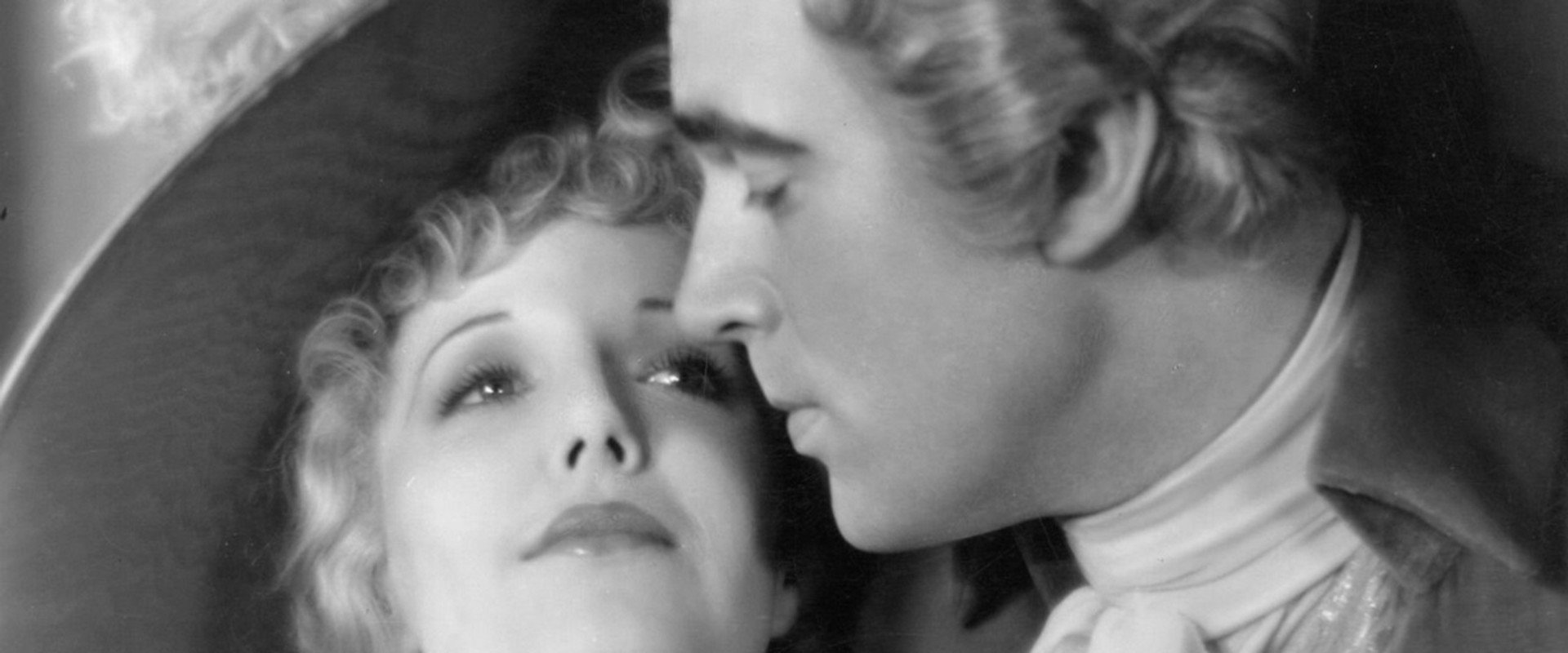 Sweet Kitty Bellairs backdrop