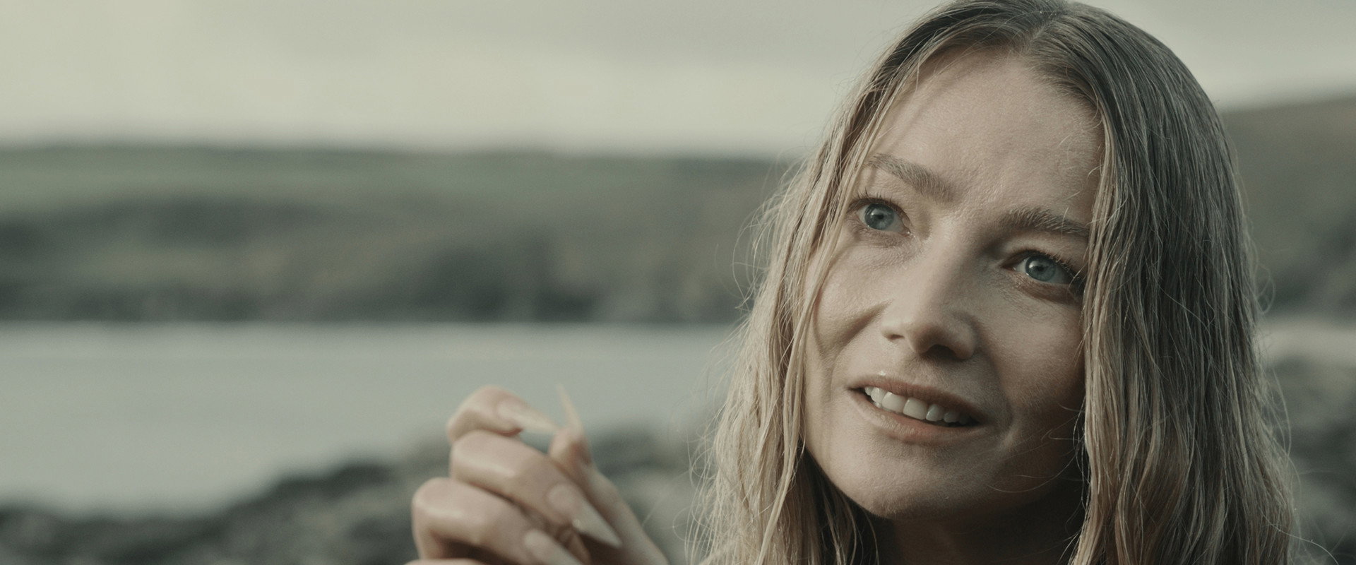 The Pearl Comb backdrop