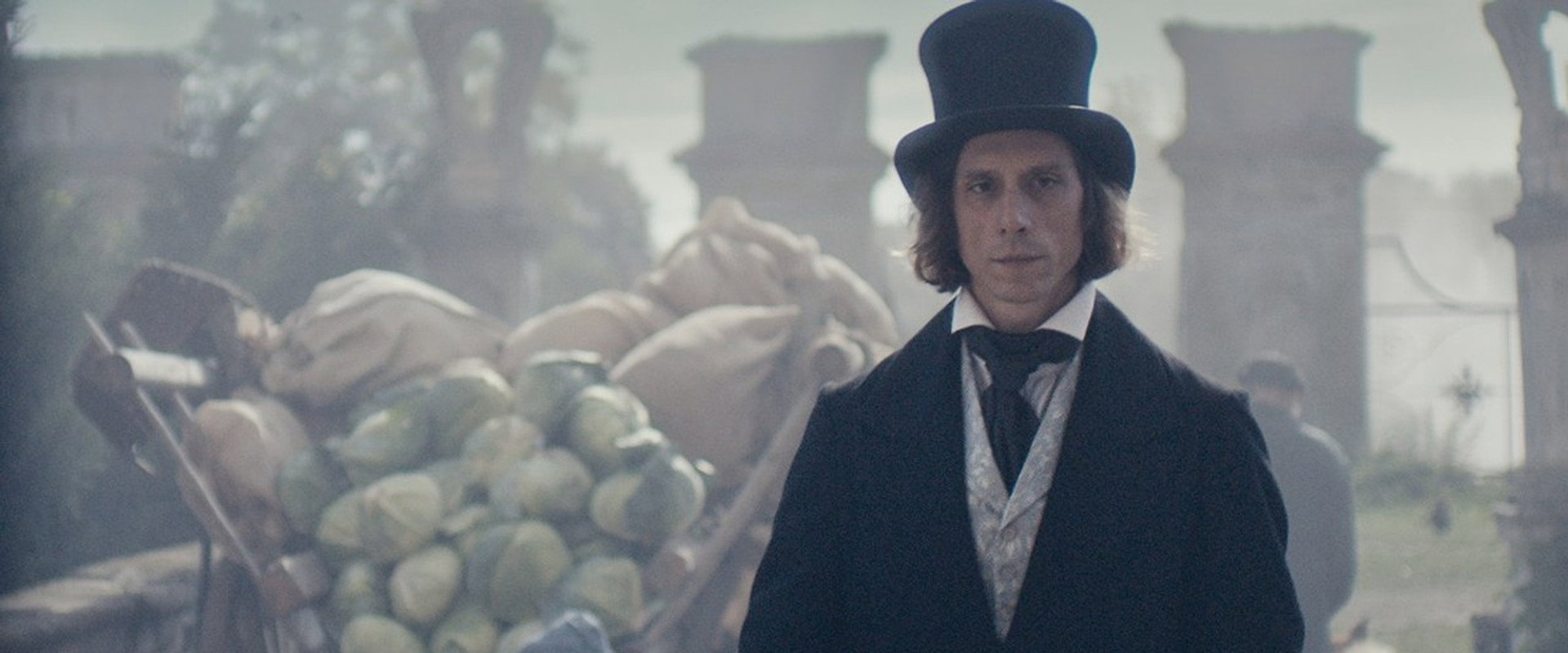 Chopin, a Sonata in Paris backdrop