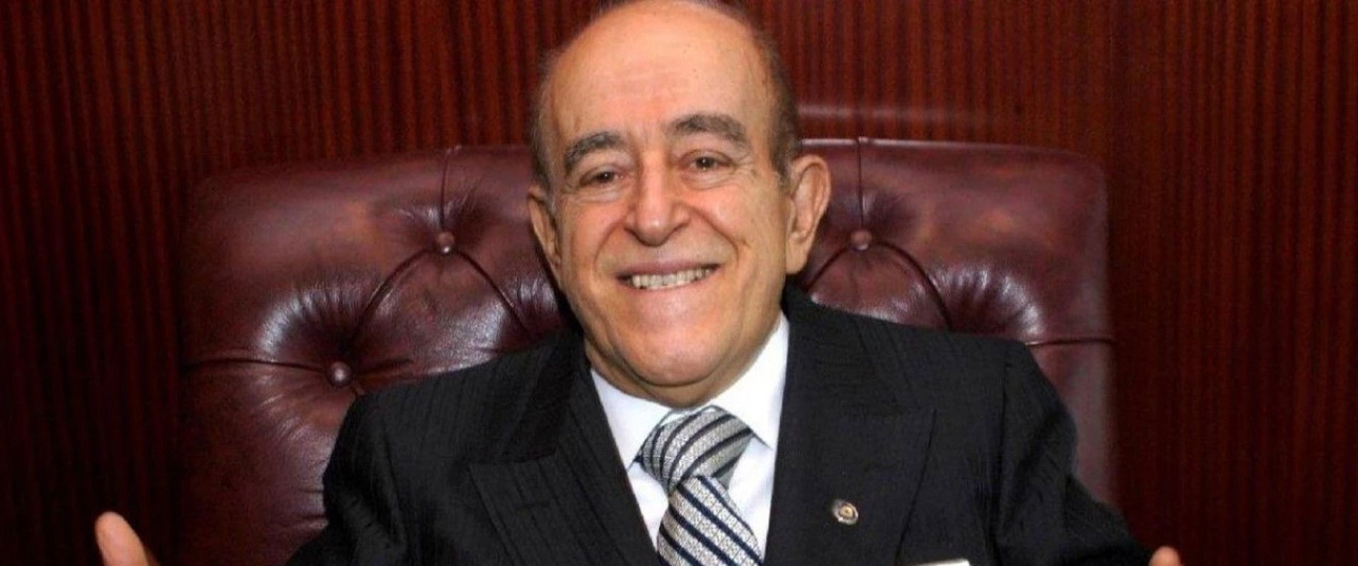 Sakıp Sabancı backdrop