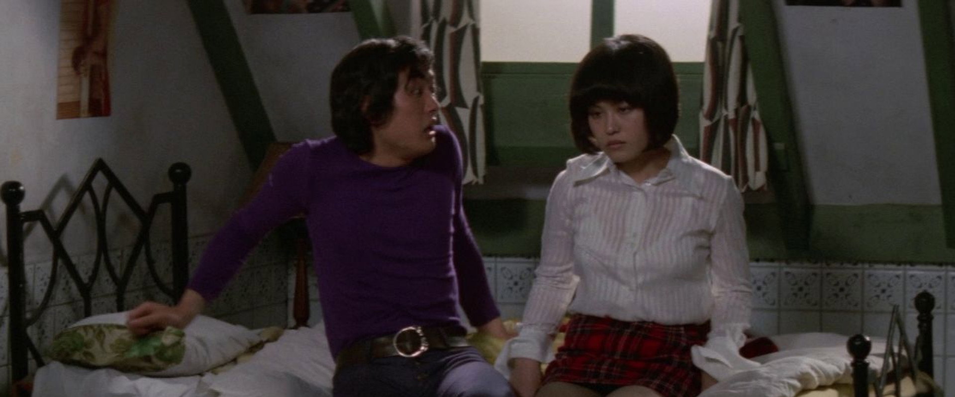 Playful White Fingers backdrop