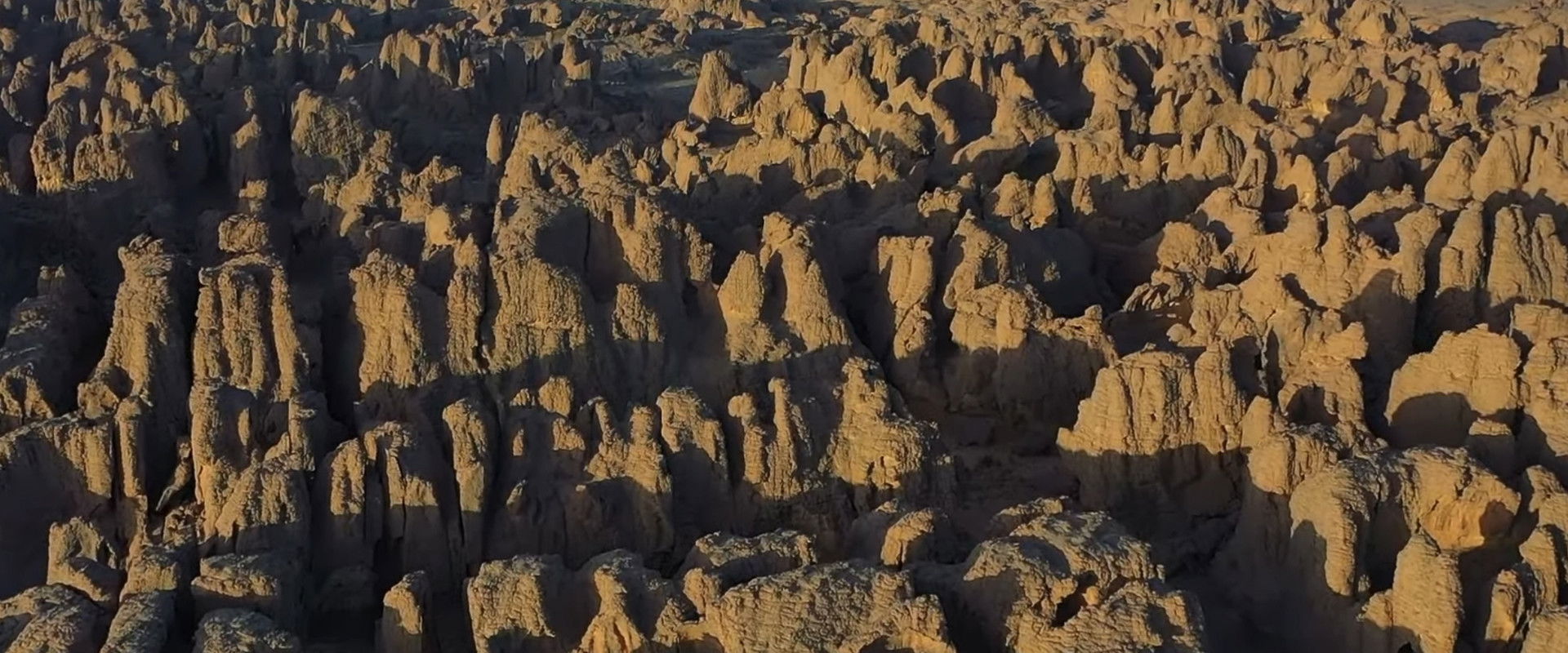 Séfar, A City of Mysteries backdrop