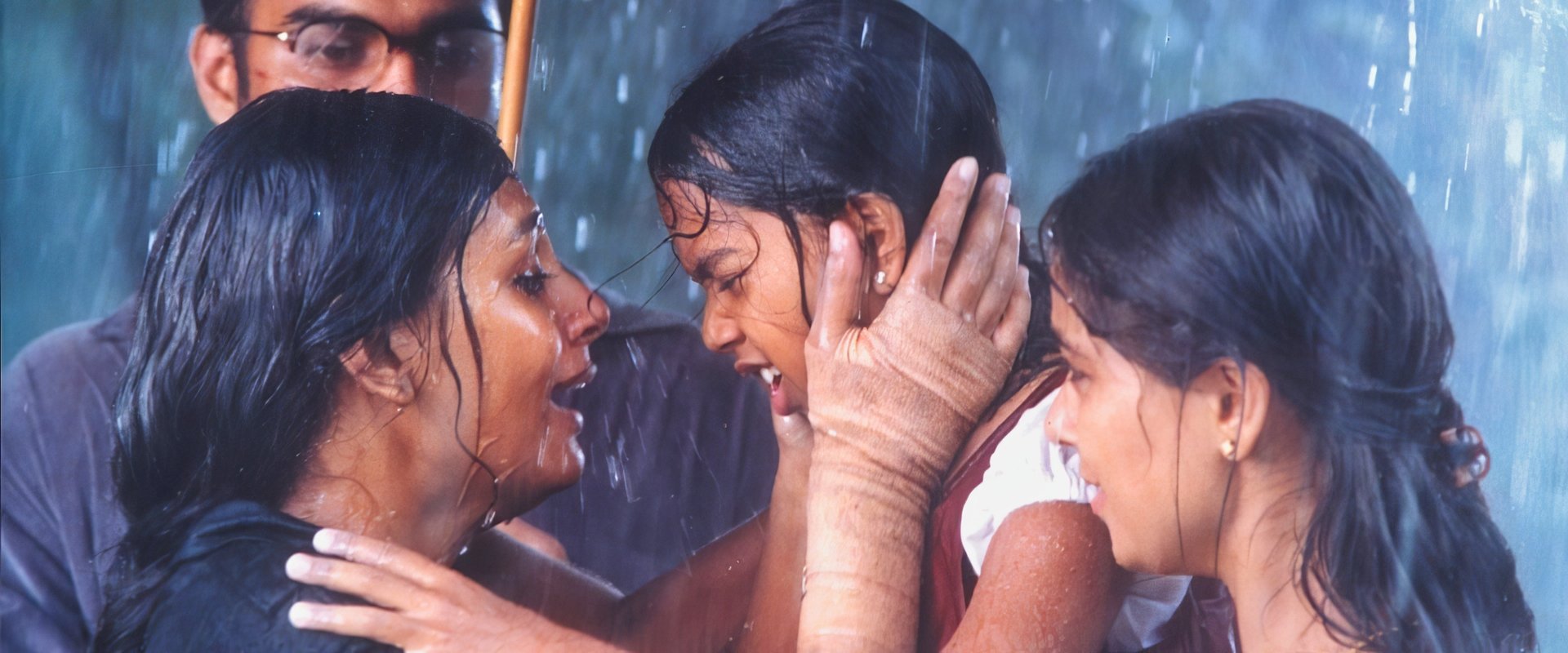 Kannathil Muthamittal backdrop