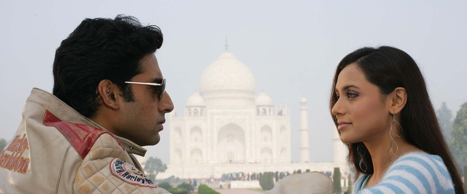 Bunty Aur Babli backdrop