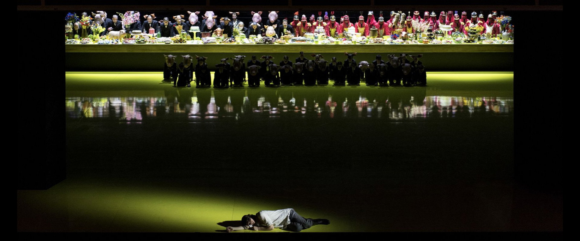 Mussorgsky: Sorochintsy Fair (Komische Oper Berlin) backdrop