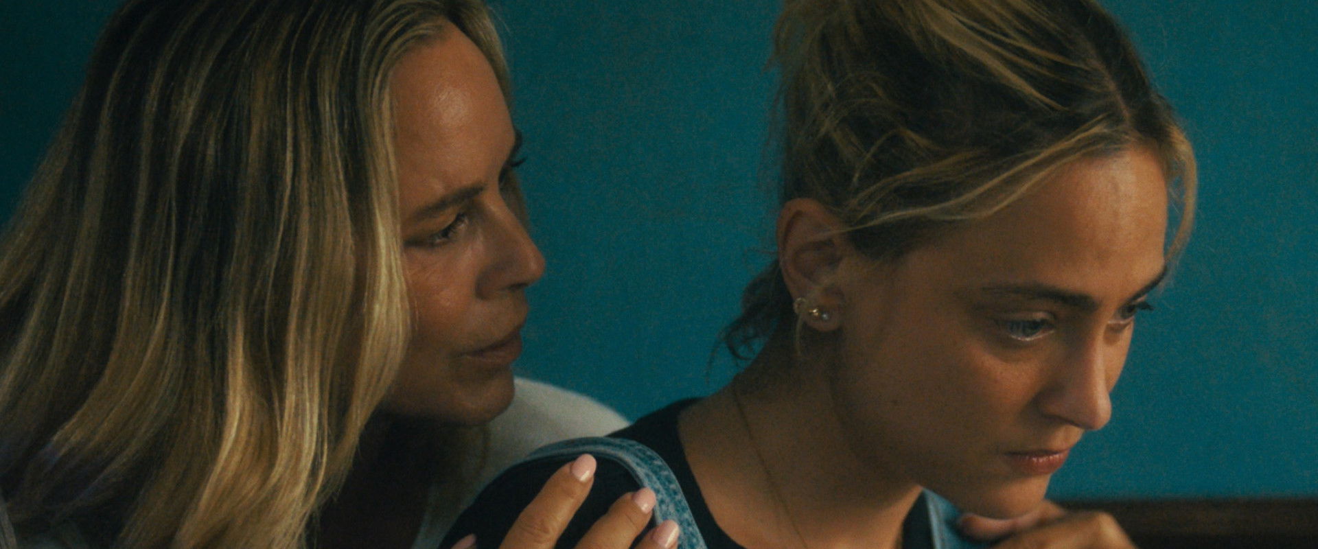 Hell in Paradise backdrop