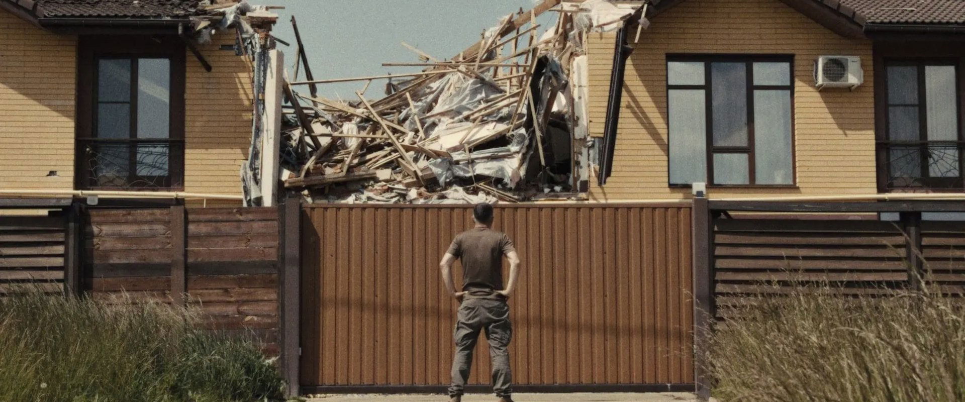 Porcelain War backdrop