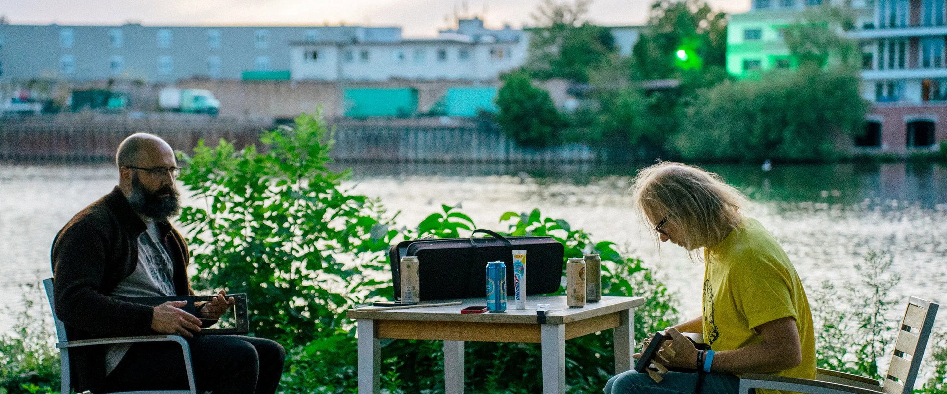 Puuluup: Cables in the Car backdrop