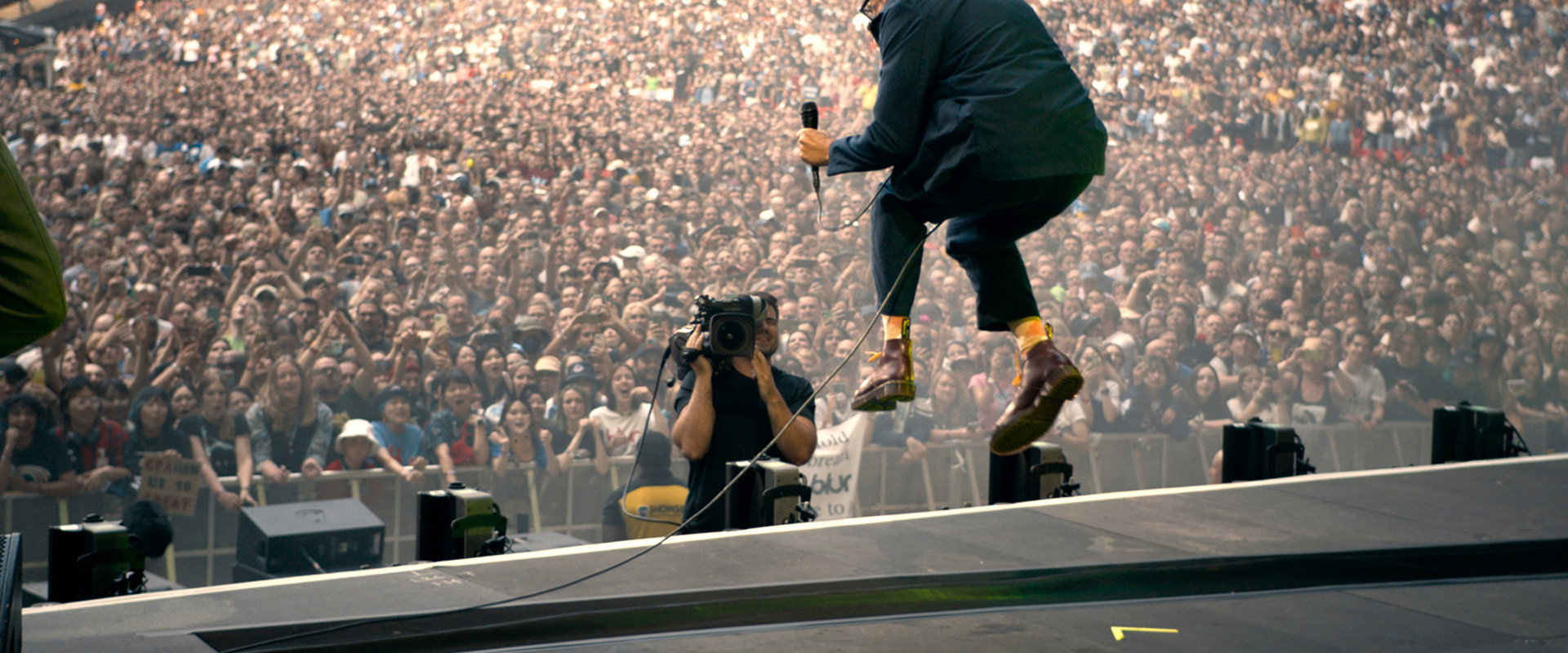 blur: Live at Wembley Stadium backdrop