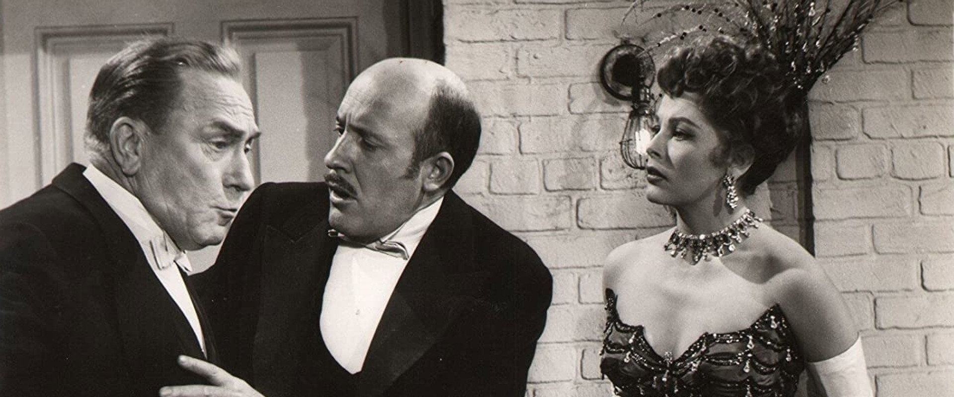 Here Come the Girls backdrop