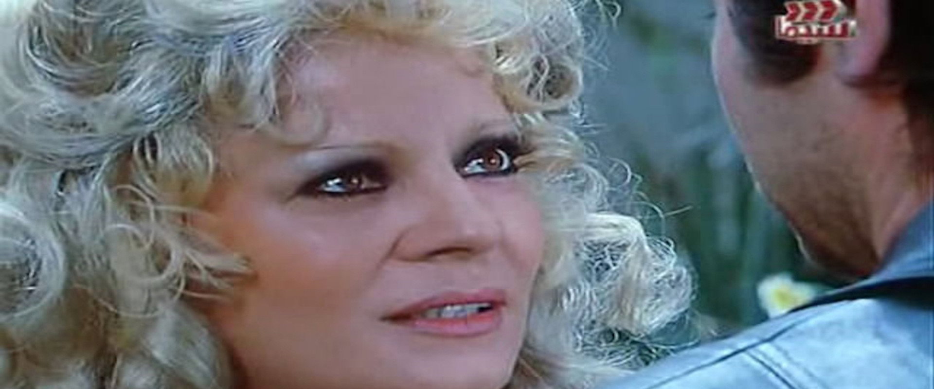 الأخوة الأعداء backdrop