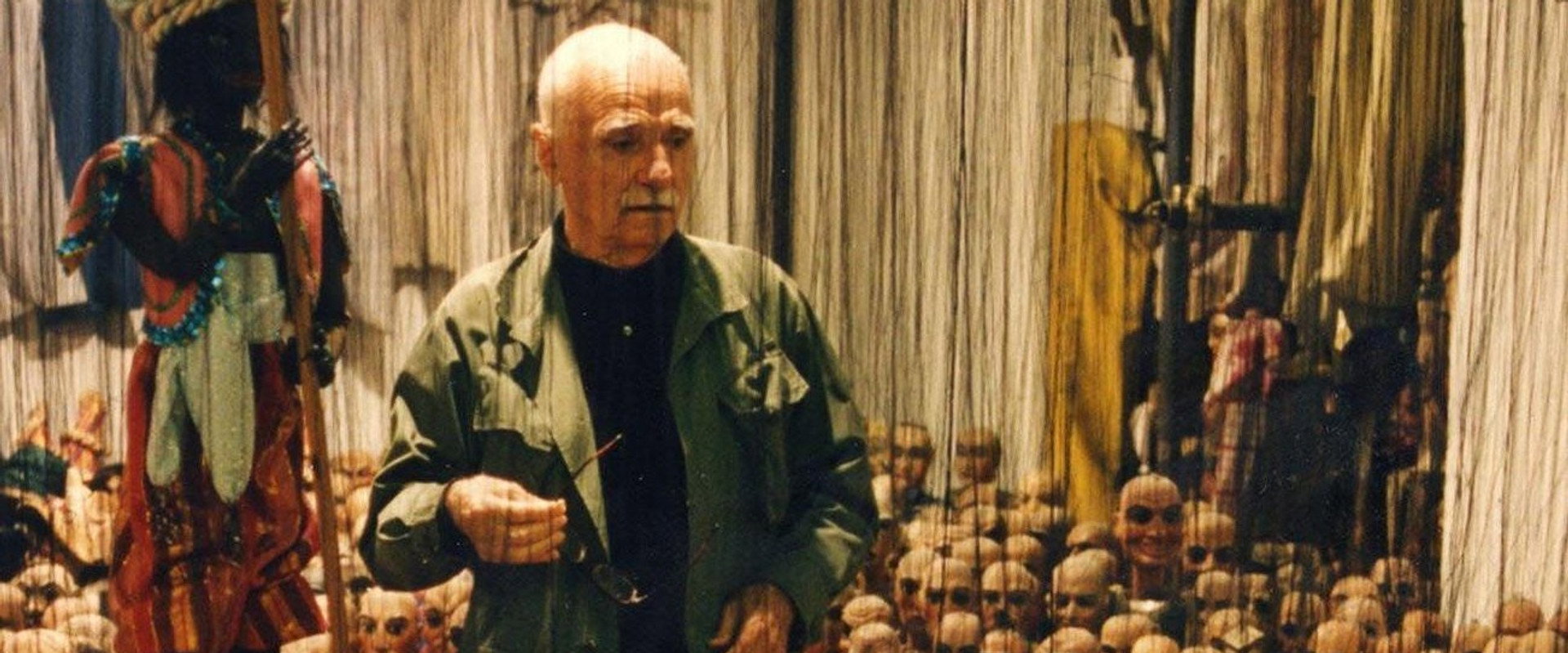 Monicelli: La versione di Mario backdrop