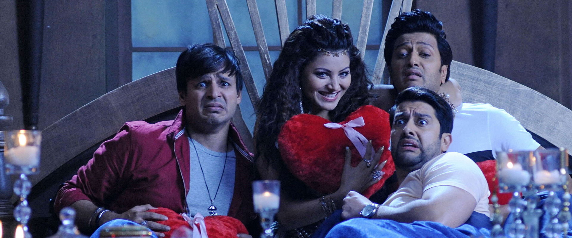 Great Grand Masti backdrop