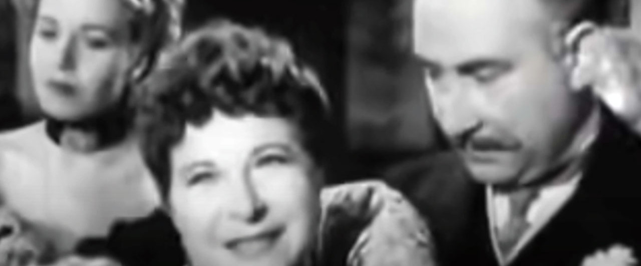 Papá tiene novia backdrop