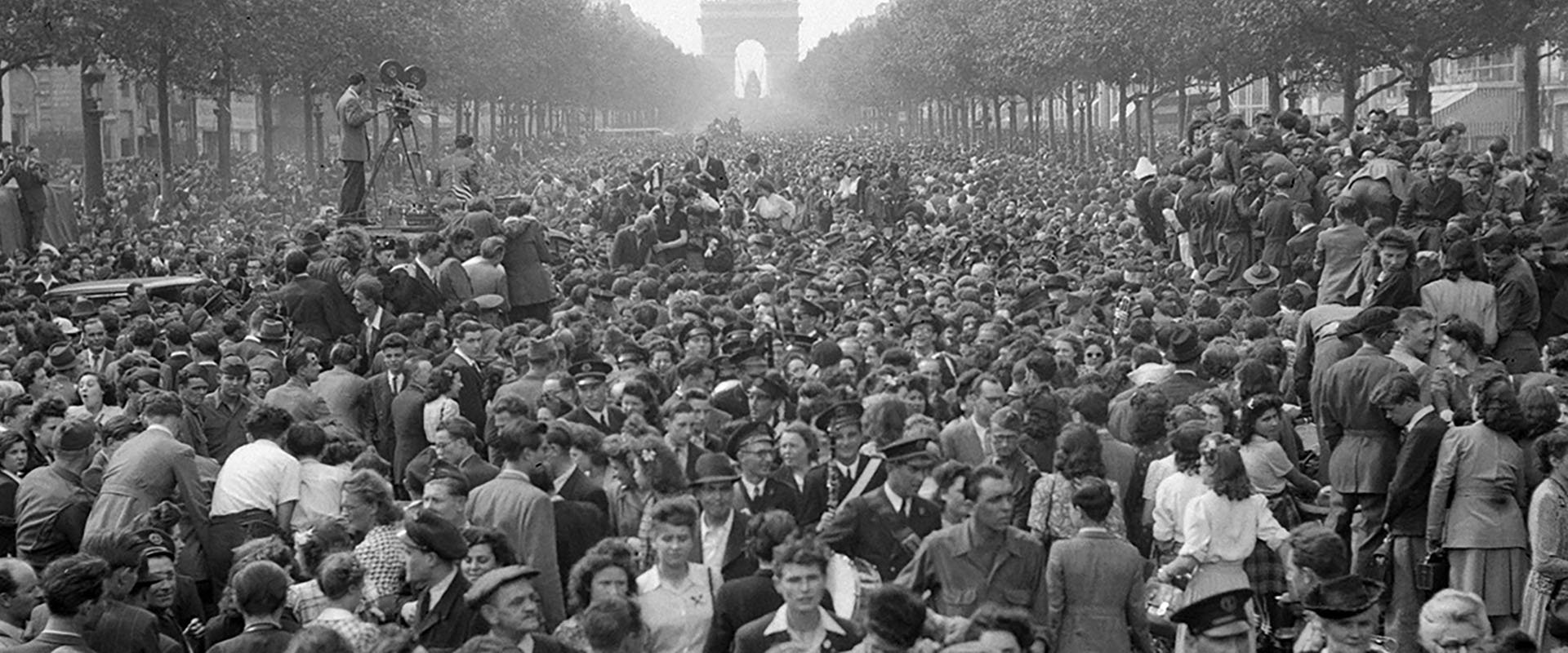 Capitulation, the Final Hours that Ended World War II